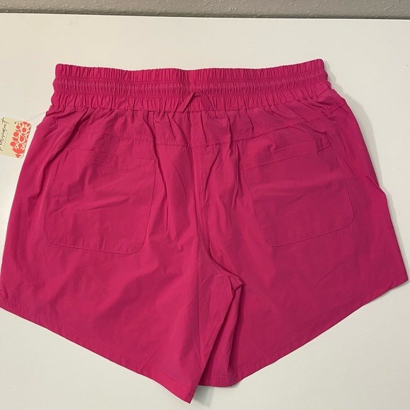 NWT FP MOVEMENT BY FREE PEOPLE PINK SHORTS SIZE M - Picture 2 of 9